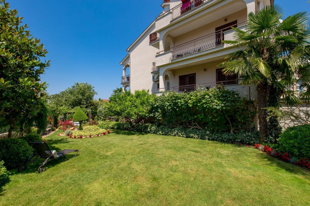 B&B Marijana Malinska Exterior photo